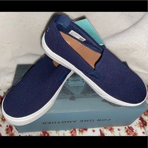 Toms Youth Luca Slip-ons in Navy Sport Knit